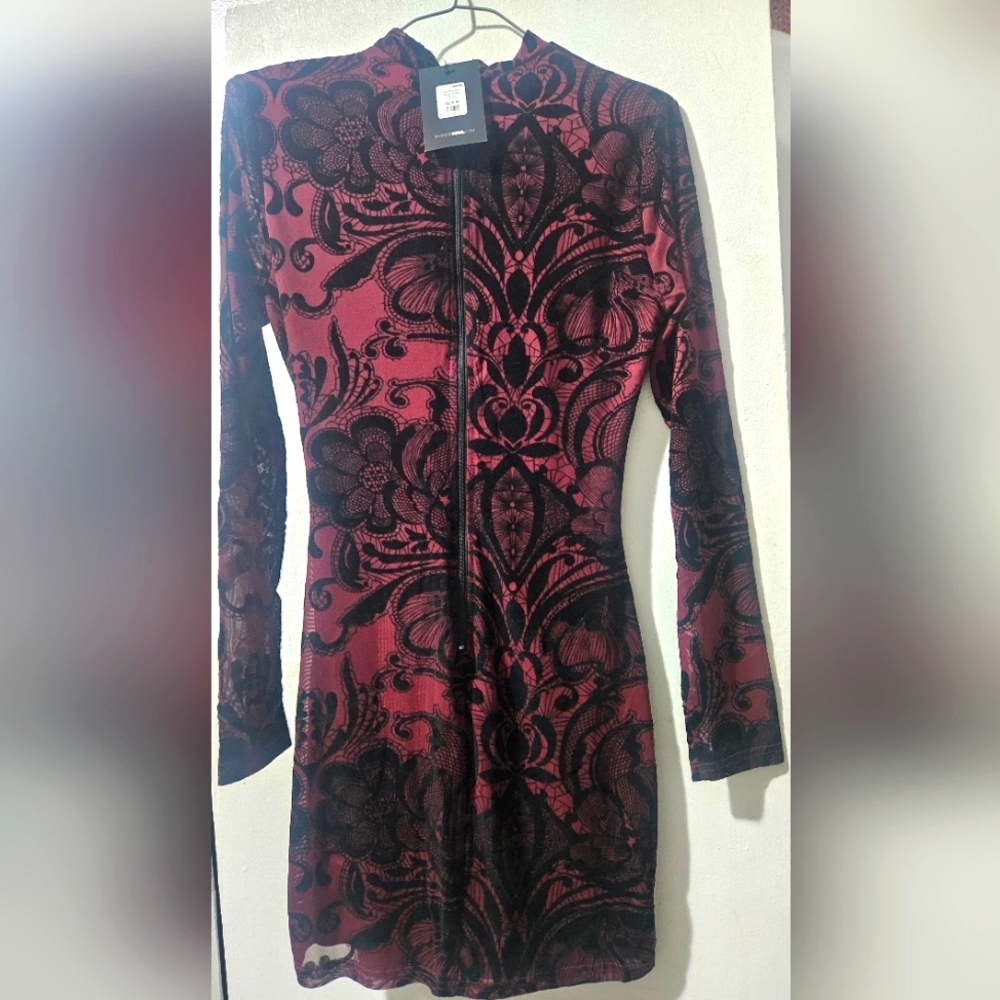 FN Burgundy and Black Bodycon Dress with Long Sleeves - Picture 4 of 4